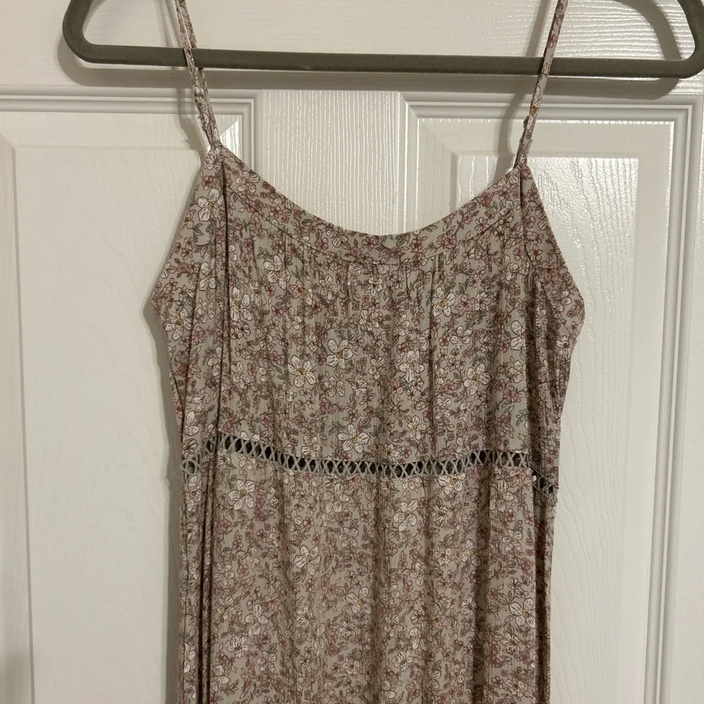 Hippie Rose Beige Crochet-Trimmed‎ Maxi Dress With Mauve Floral Print